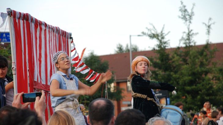 The Handlebards theatre group perform the tempest on the Fallowfield Loop