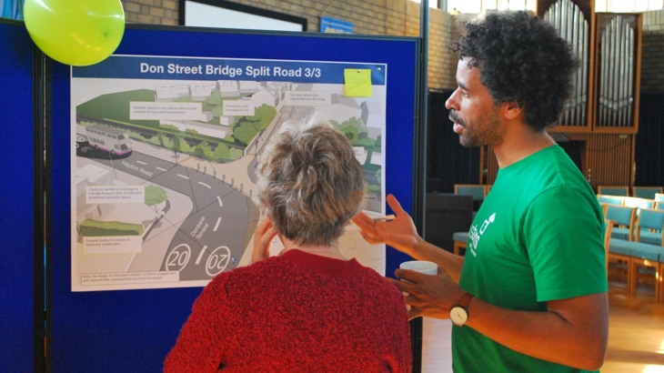 A Walk Wheel Cycle Trust volunteer explains the Tilly-Wood Street Design Project 